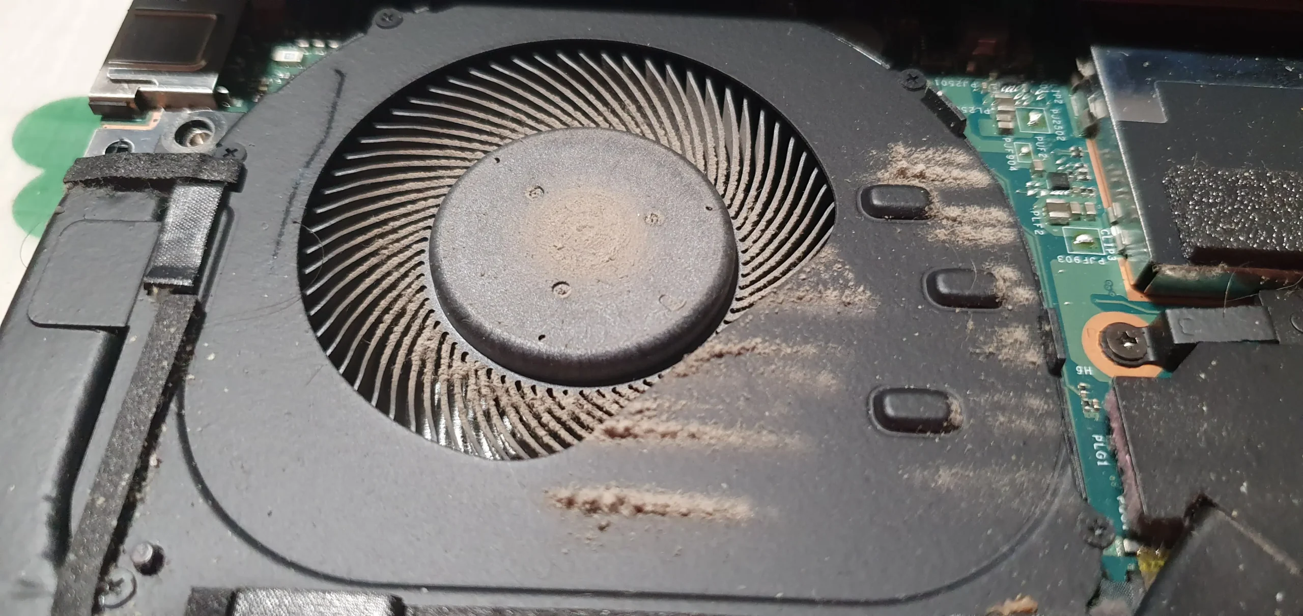 Curățare laptop și PC la domiciliu