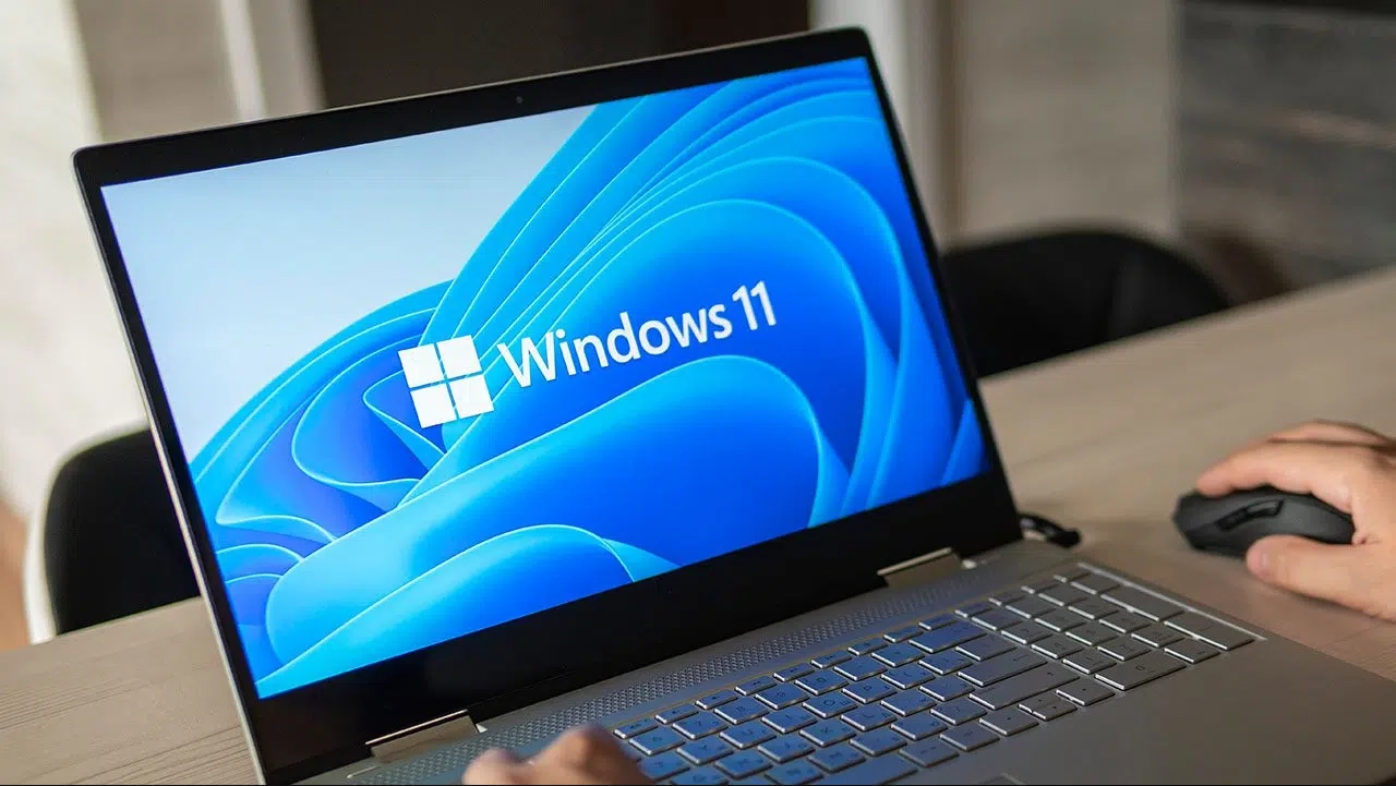 Windows 11 instalat pe laptop — instalare la domiciliu București itHome