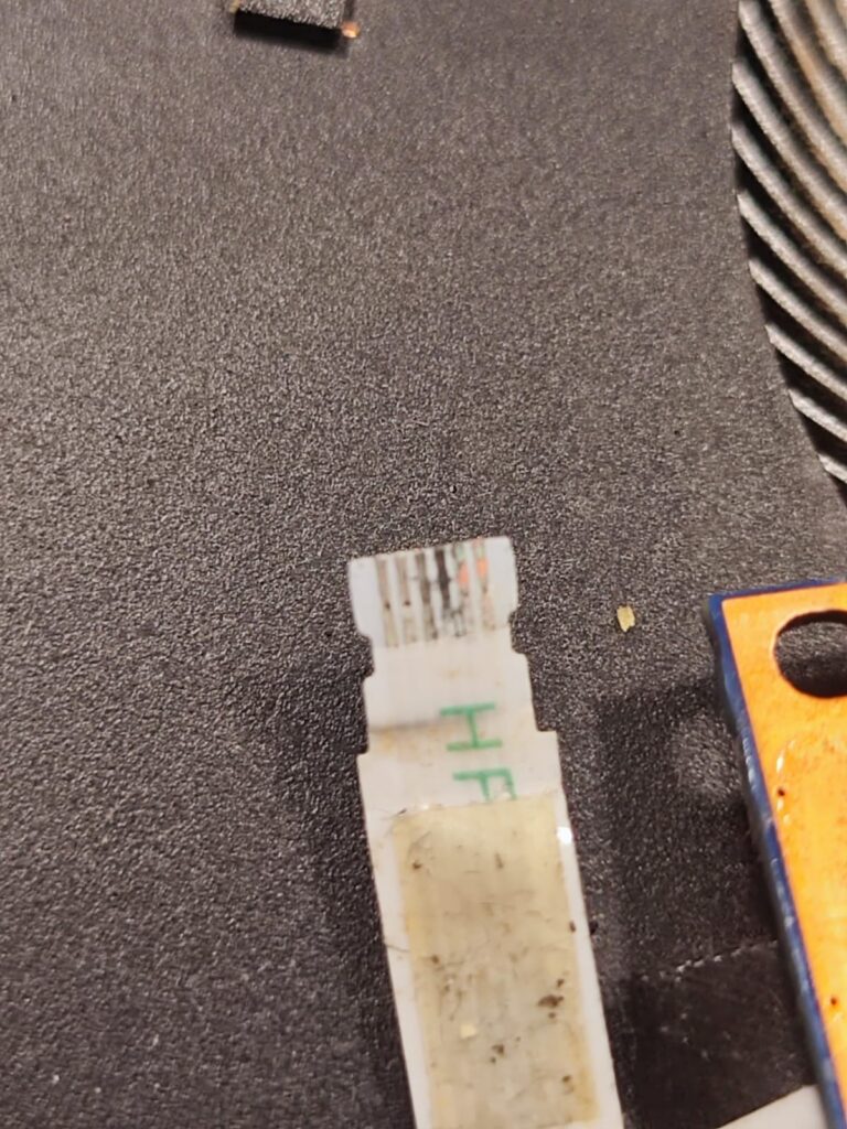 Dell Inspiron 15 nu pornește după contact cu lichid — reparat la domiciliu