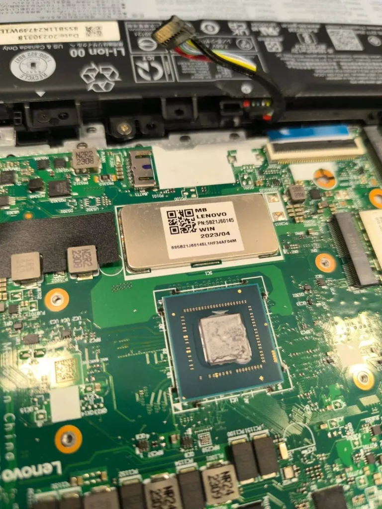 Curățare Internă Lenovo V15 G4 AMN – Pastă Termică Nouă și Temperaturi Normale