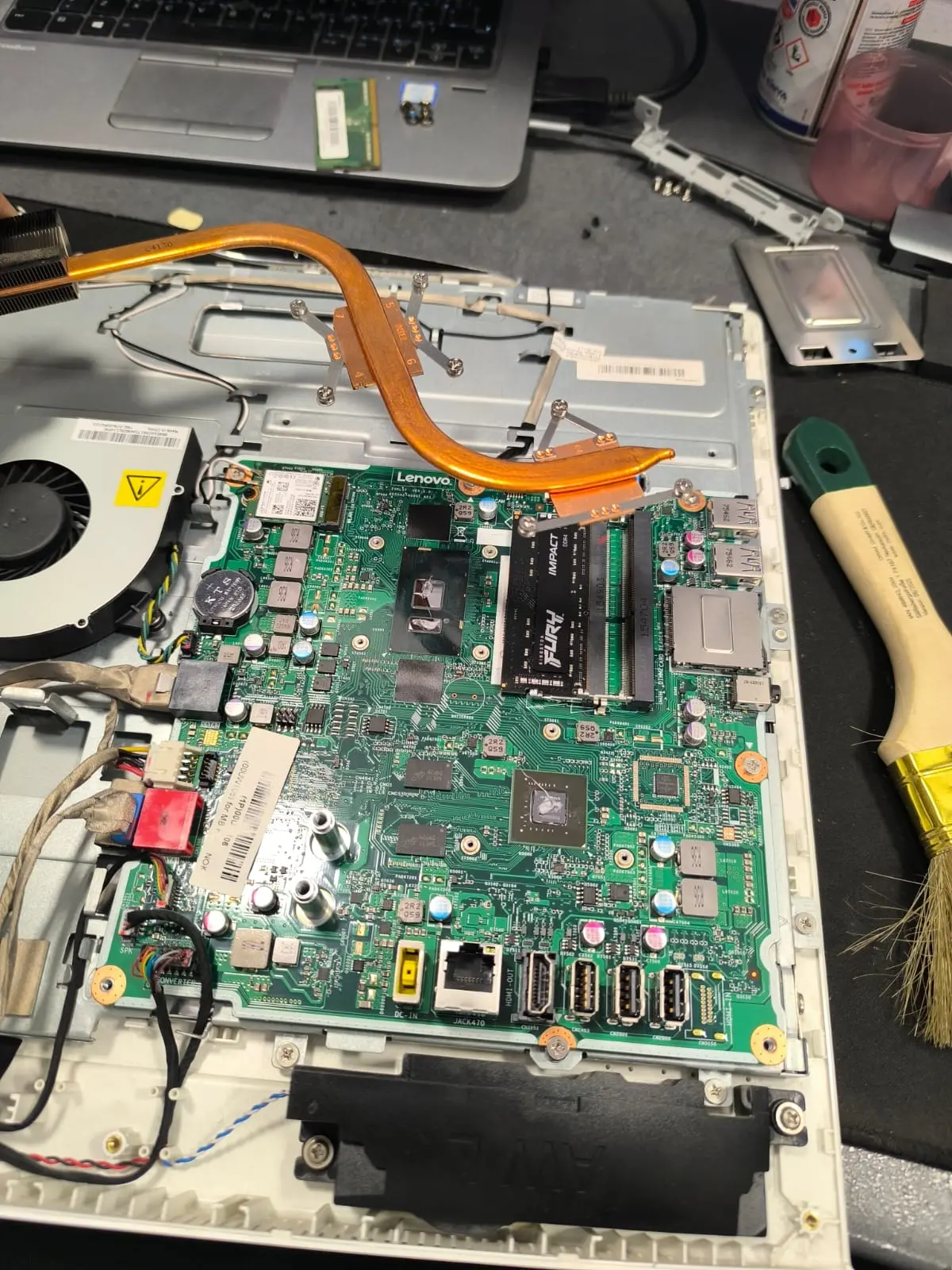 Montare SSD si curatare interna Lenovo AIO 300-22ISU